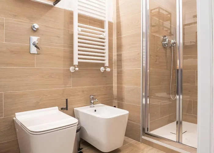 The Rent - Beautiful Two-bedroom Close To Cinque Giornate Square Apartment *