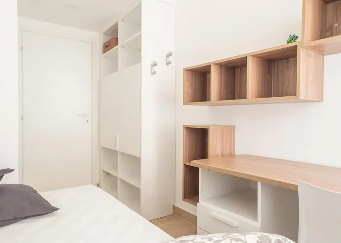 Daire The Rent - Beautiful Two-bedroom Close To Cinque Giornate Square *