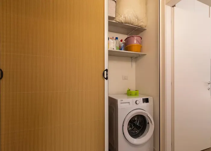 West - Modern And Comfortable Daire