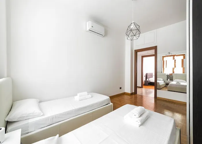 Cenisio M5 Lovely - With Balcony! Apartment *