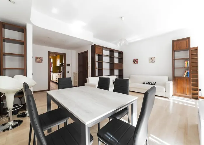 Cenisio M5 Lovely - With Balcony! * Mailand