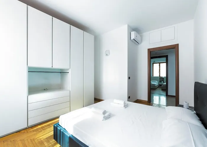 Cenisio M5 Lovely - With Balcony! アパート *