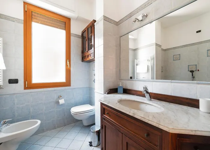 Cenisio M5 Lovely - With Balcony!