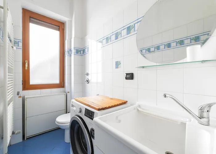 Cenisio M5 Lovely - With Balcony! *