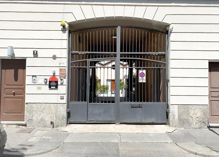 Easy - And Navigli Milano