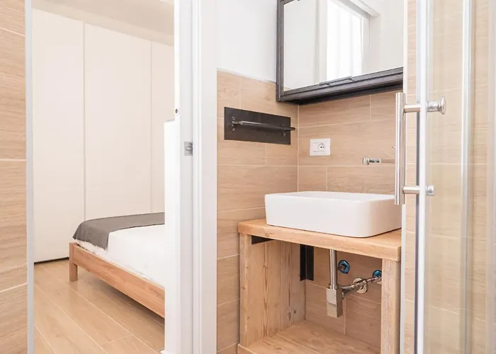 Apartment The Rent - Beautiful Two-bedroom Close To Cinque Giornate Square *