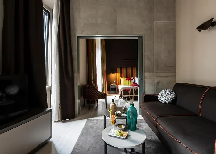 מלון Fifty House 5*