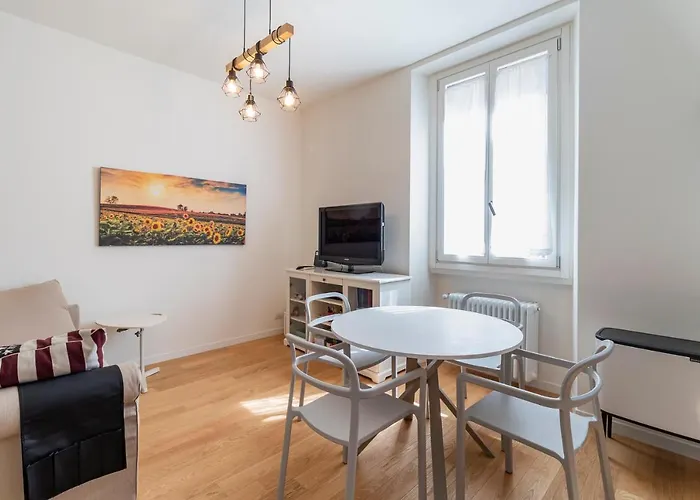 Joivy Cosy 1-bed Near Lejlighed Milano