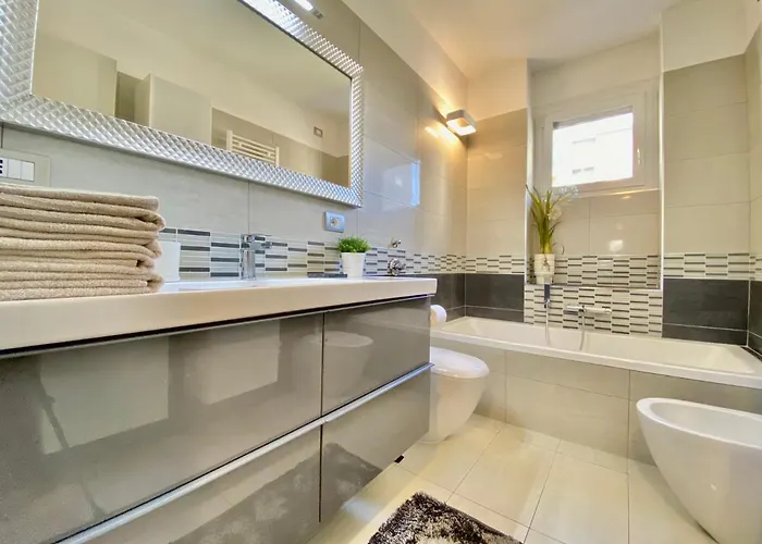아파트 Bright 4-bedroom Near San Siro