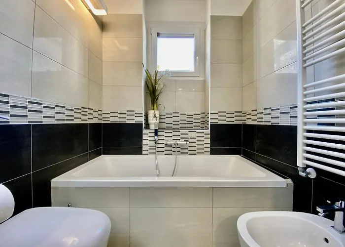 Bright 4-bedroom Near San Siro 아파트