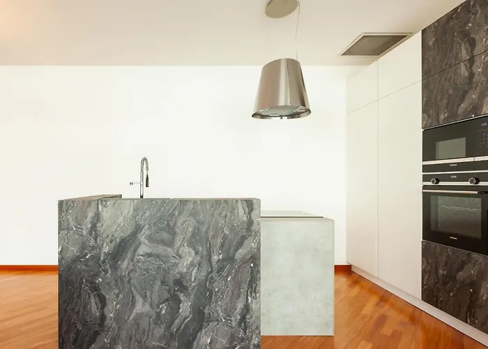 Easyhomes-madonnina View Apartmán