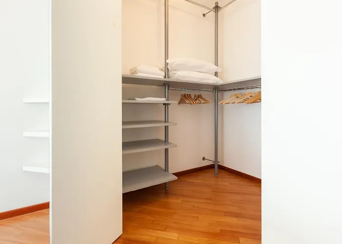 Easyhomes-madonnina View Apartmán *