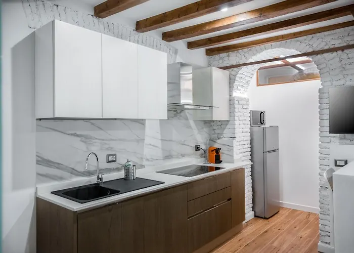 Elegant In Center Daire