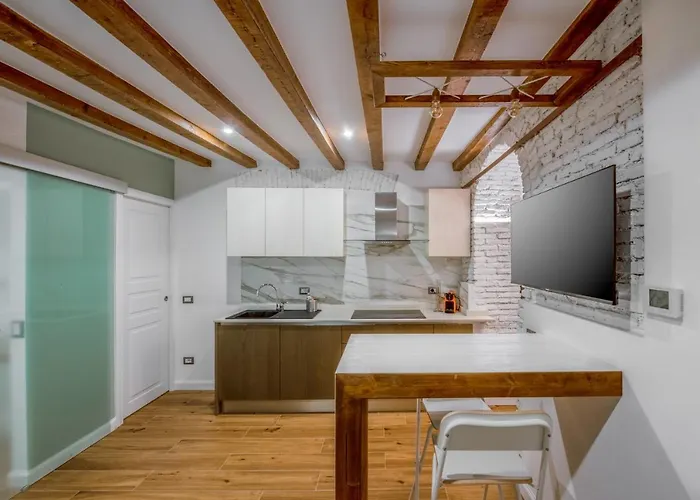 Elegant In Center Daire