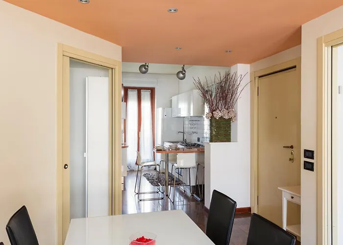 Apartment Hostmate - Milano- Viale Teodorico