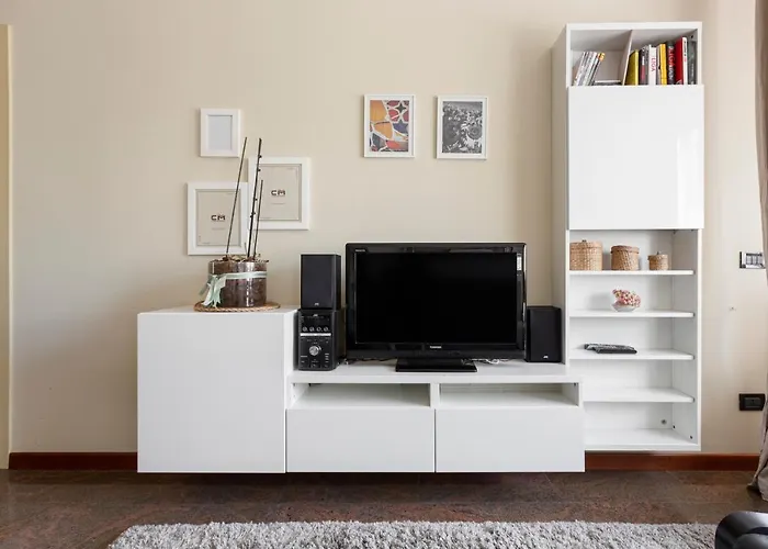 Hostmate - Milano- Viale Teodorico Apartment *