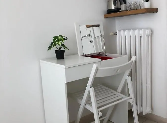 Marco Polo Greenroom *