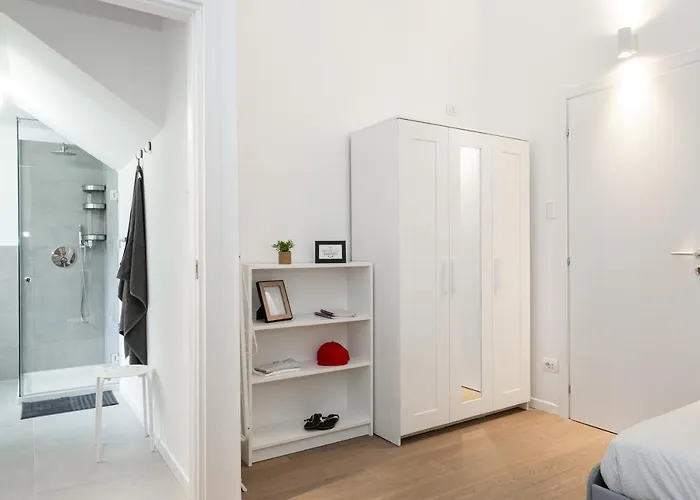 Joivy Solari Tolstoj アパート *