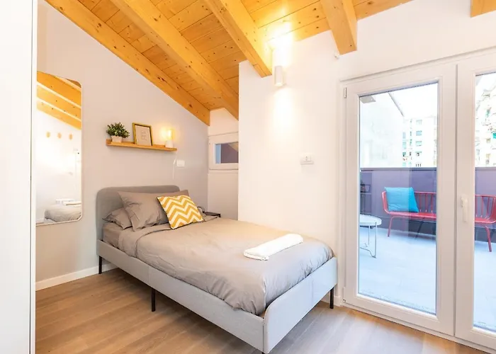 Joivy Solari Tolstoj *