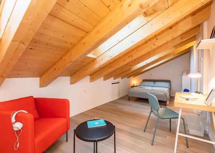 Joivy Solari Tolstoj