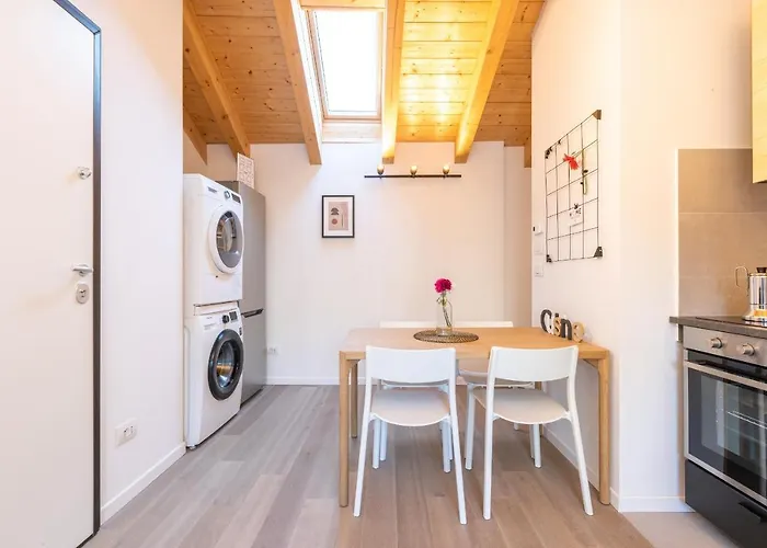 Apartman Joivy Solari Tolstoj Milánó