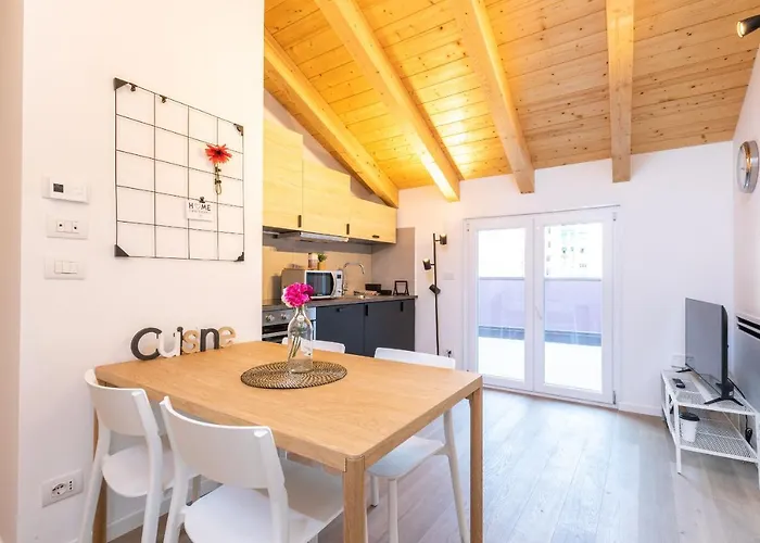 Joivy Solari Tolstoj Apartman Milánó