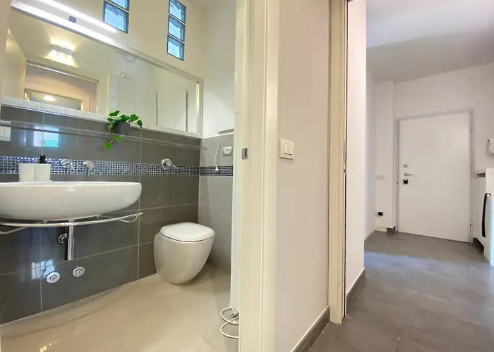 Bright 4-bedroom Near San Siro *