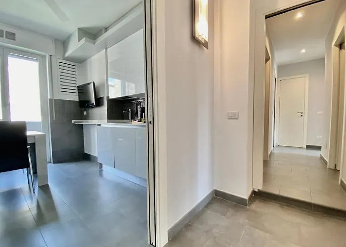 Bright 4-bedroom Near San Siro 米兰