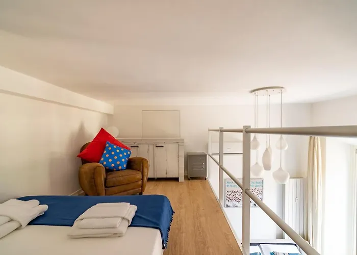 شقة The Rent - Lovely Loft With Balcony Near Piazza Vetra ميلان