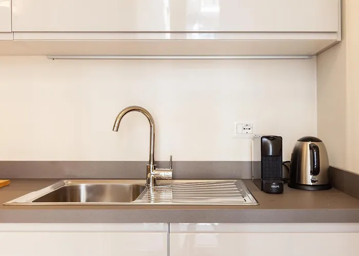 Easyhomes - Vincenzo Monti 아파트 *