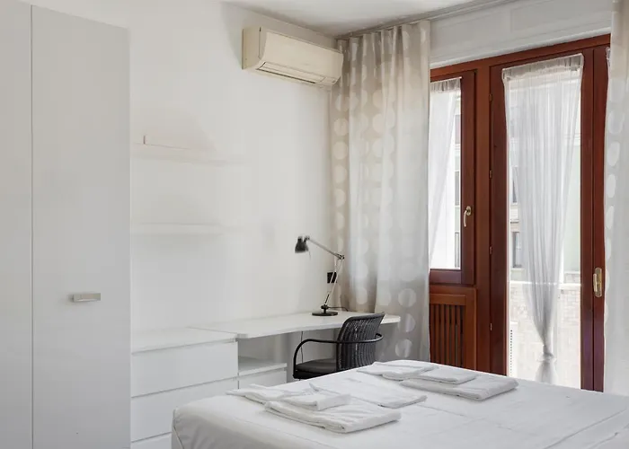 Apartment Hostmate - Milano- Viale Teodorico
