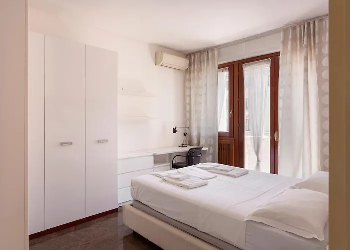 Hostmate - Milano- Viale Teodorico Apartment