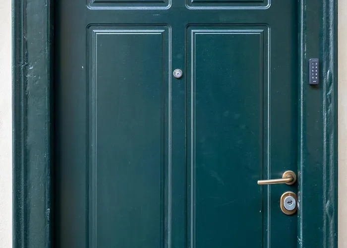 Unique In Center * Milão