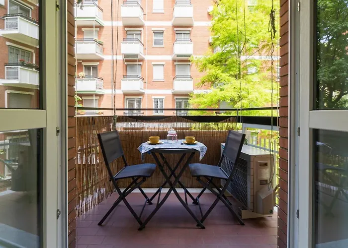 Cozy One-bedroom With 2 Balconies In Sempione District * Mediolan