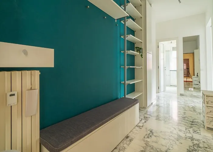 Cozy One-bedroom With 2 Balconies In Sempione District *