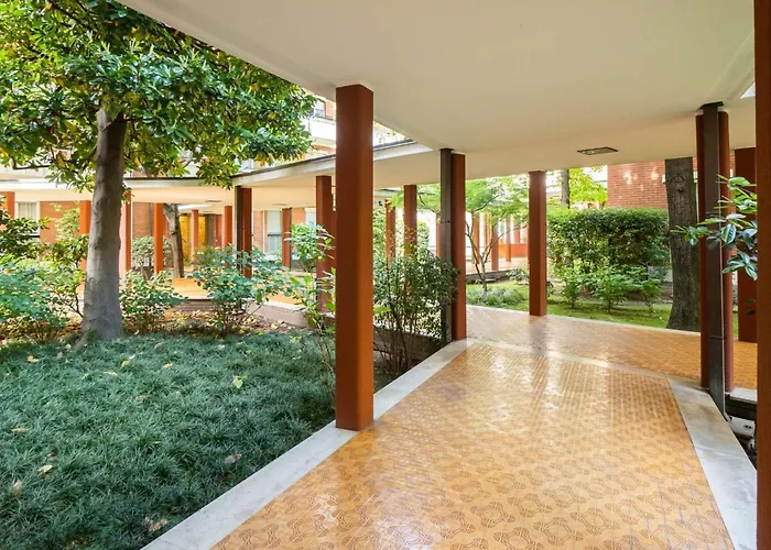 Lejlighed Cozy One-bedroom With 2 Balconies In Sempione District