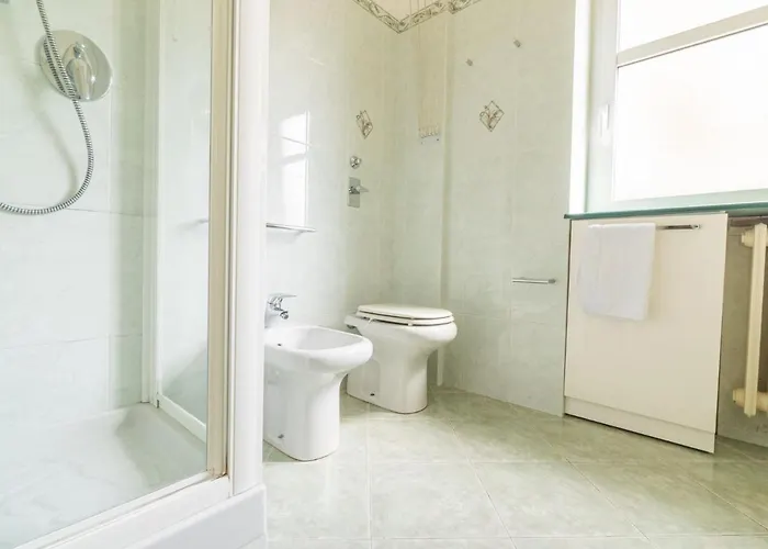 Appartamento Cozy One-bedroom With 2 Balconies In Sempione District Milano