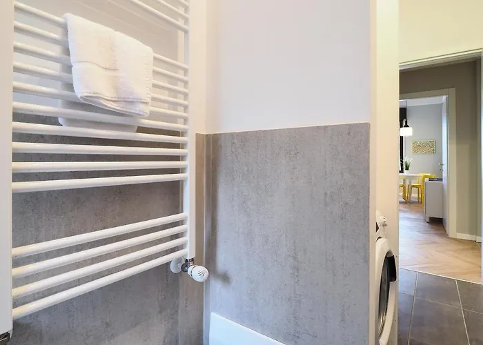 Primopiano - Ferrante Aporti Flats Daire *