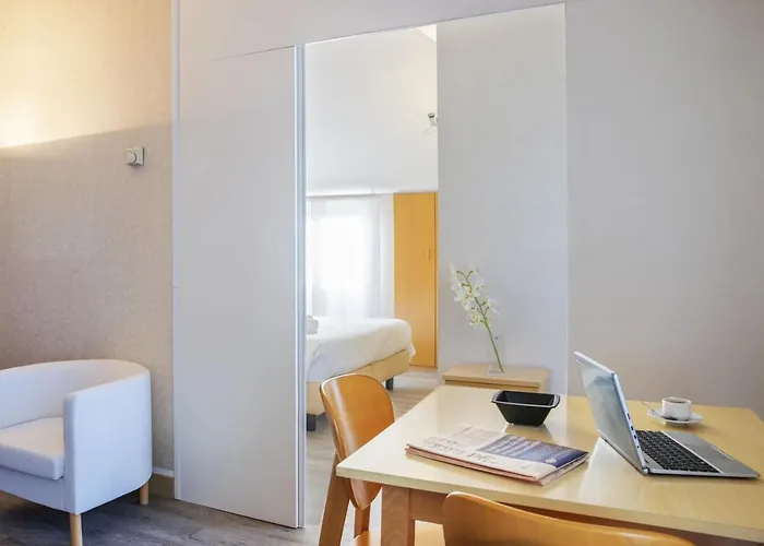 奇马罗萨住宿酒店 3*