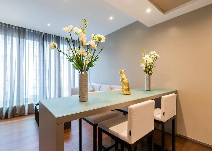 Apartamento Retreats Duomo Milão