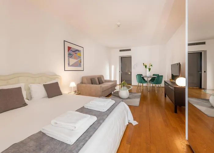 アパート ミラン ロイヤル スイーツ セントロ ドゥオーモ ミラノ