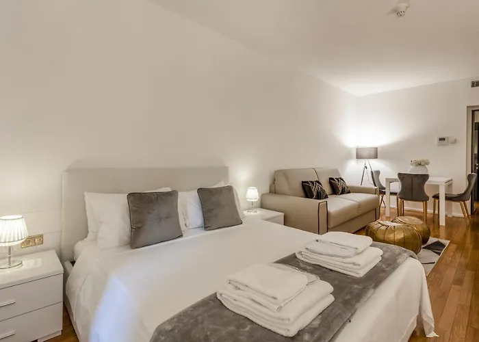 アパート ミラン ロイヤル スイーツ セントロ ドゥオーモ ミラノ