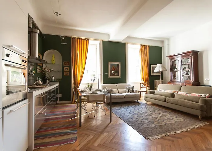 Sophisticated Near Duomo *