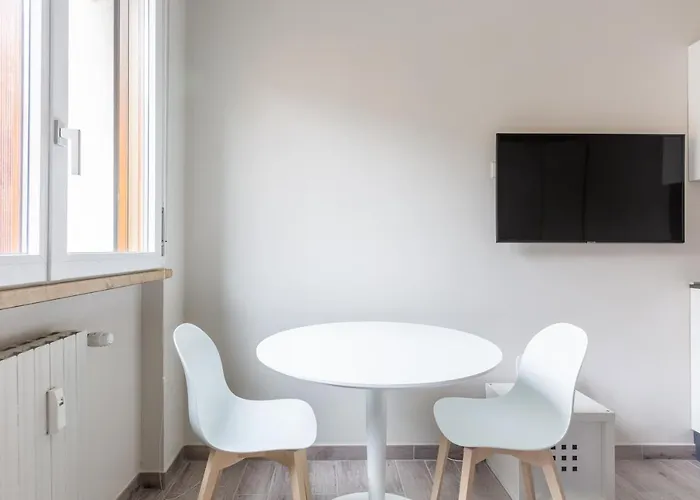 Bnbutler - Panizza - Grazioso Monolocale, Posizione Elegante E *