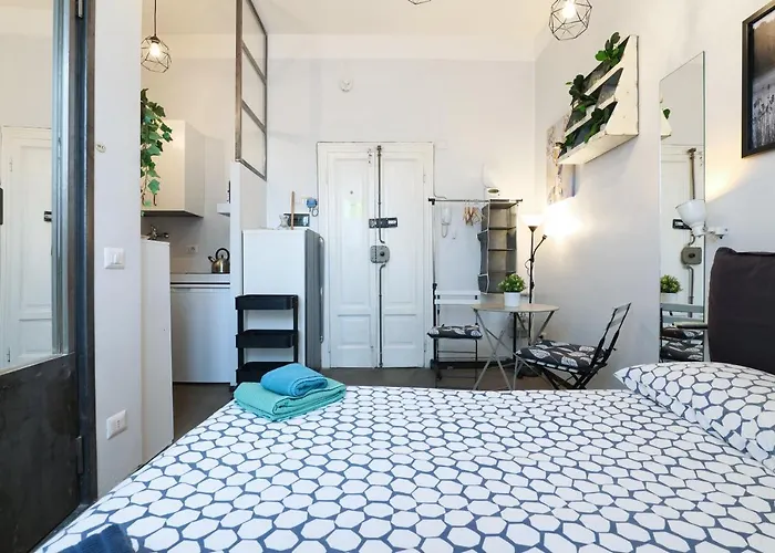 Primopiano - Schiaparelli C Flat * מילאנו