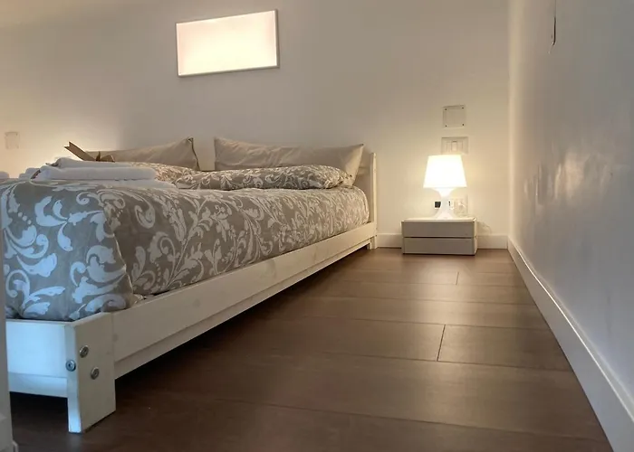 White Flat Puglie * מילאנו