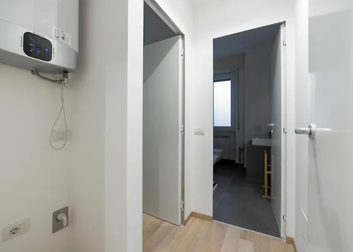 Guesthost - Cosy With Balcony! Apartament Mediolan