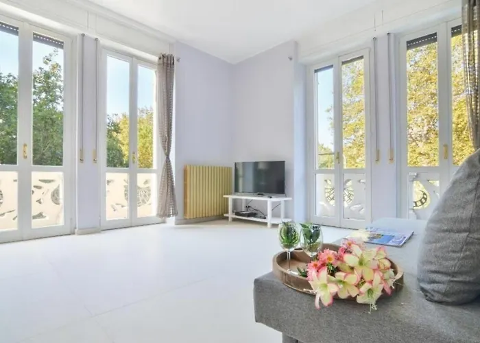 Bacone Liberty Olimpia 아파트 밀라노