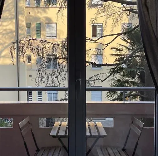 Stilish Few Steps From The Underground * 밀라노