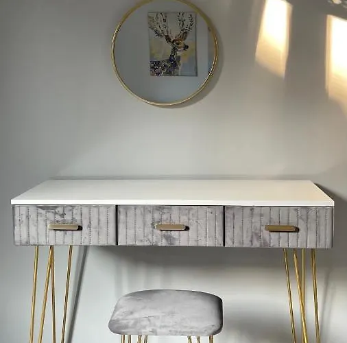 Stilish Few Steps From The Underground 아파트